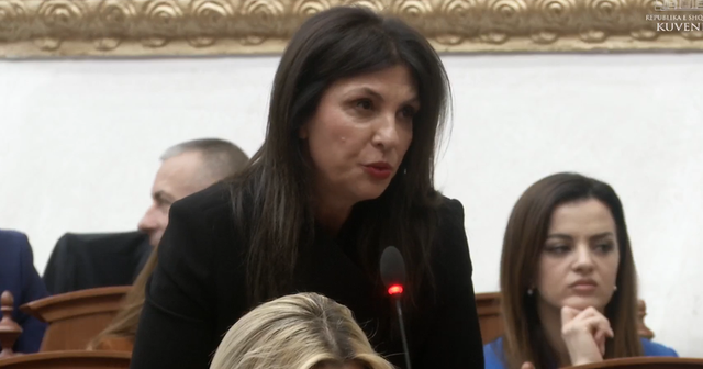 Nuk votoi shkarkimin e Elisa Spiropalit, reagon Jozefina Topalli!