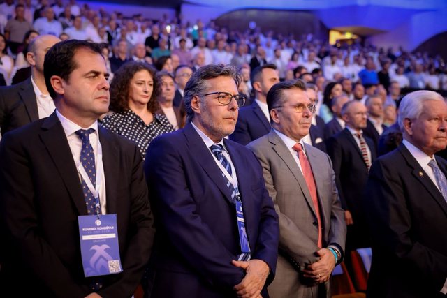 Emra t&euml; rinj dhe p&euml;rjashtime n&euml; gar&euml;n p&euml;r