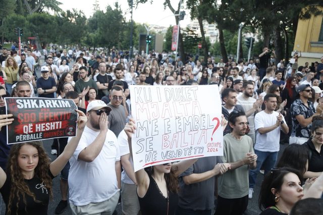 Pamjet/ Pas dhunës në protestën e Zvërnecit, qytetarët