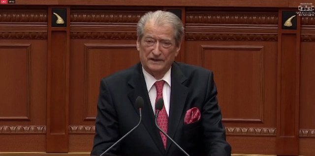 Berisha p&euml;r projektin n&euml; Zv&euml;rnec: M&euml; seriozi n&euml;