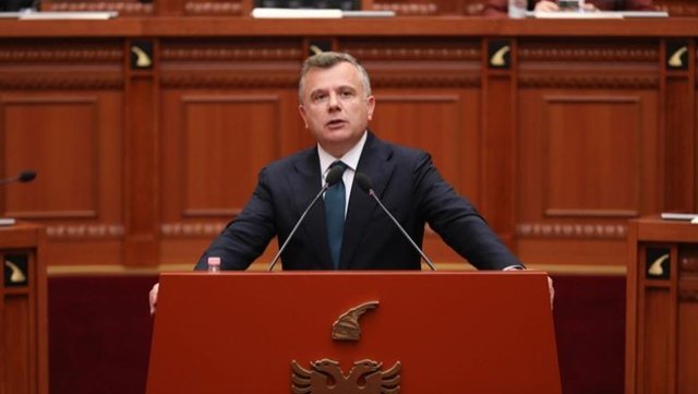 Balla i p&euml;rgjigjet Belerit p&euml;r Zv&euml;rnecin!