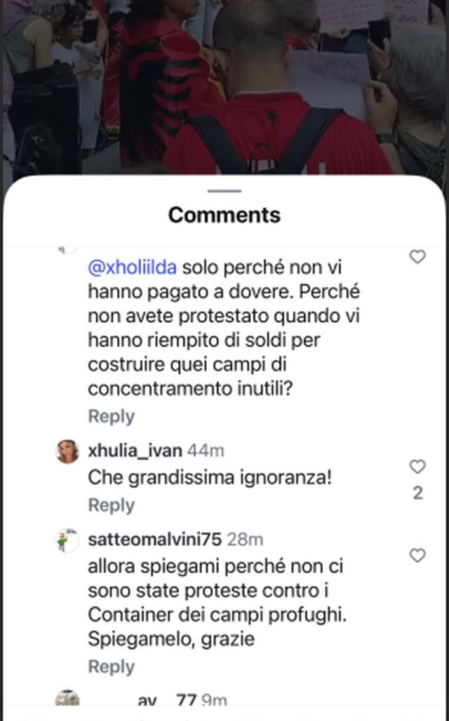 Italianët protestuesve shqiptarë: Ikni dhe protestoni në