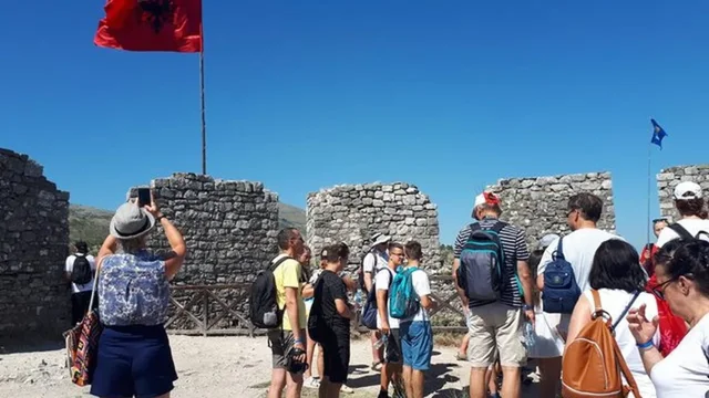 Rama: Po anulohen rezervimet turistike!