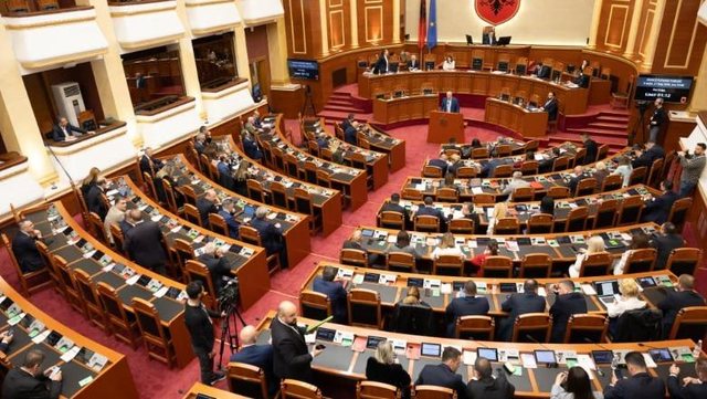 Sot Kuvend/ Opozita k&euml;rkon shpjegime p&euml;r Zv&euml;rnecin