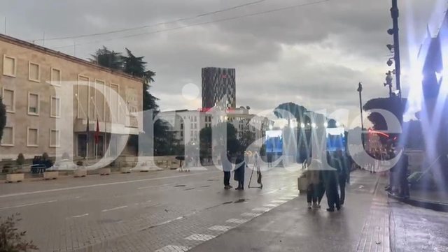 Foto/ Kështu duket bulevardi “Dëshmorët e Kombit”