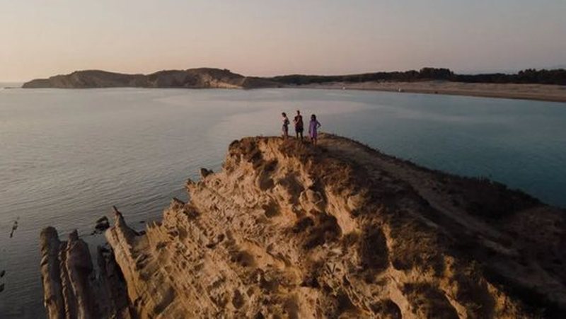 Si mund ta shfrytëzojë Shqipëria, Ishullin e Sazanit për