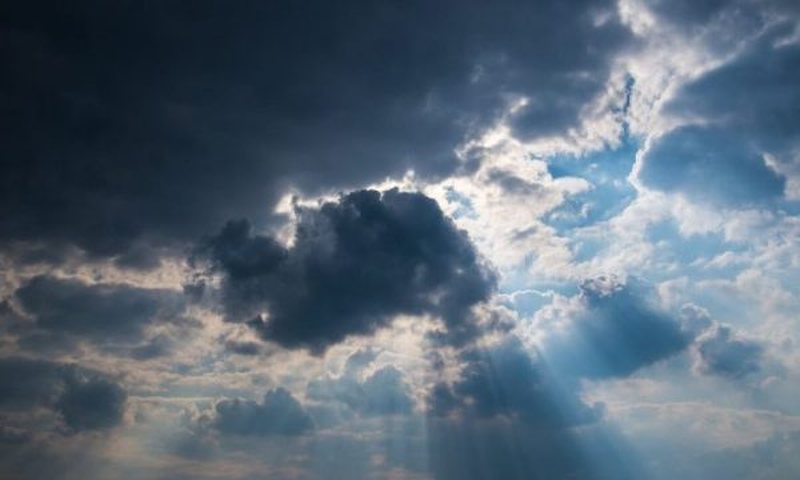 Vranësira dhe reshje shiu. Ja sa do të jenë temperaturat