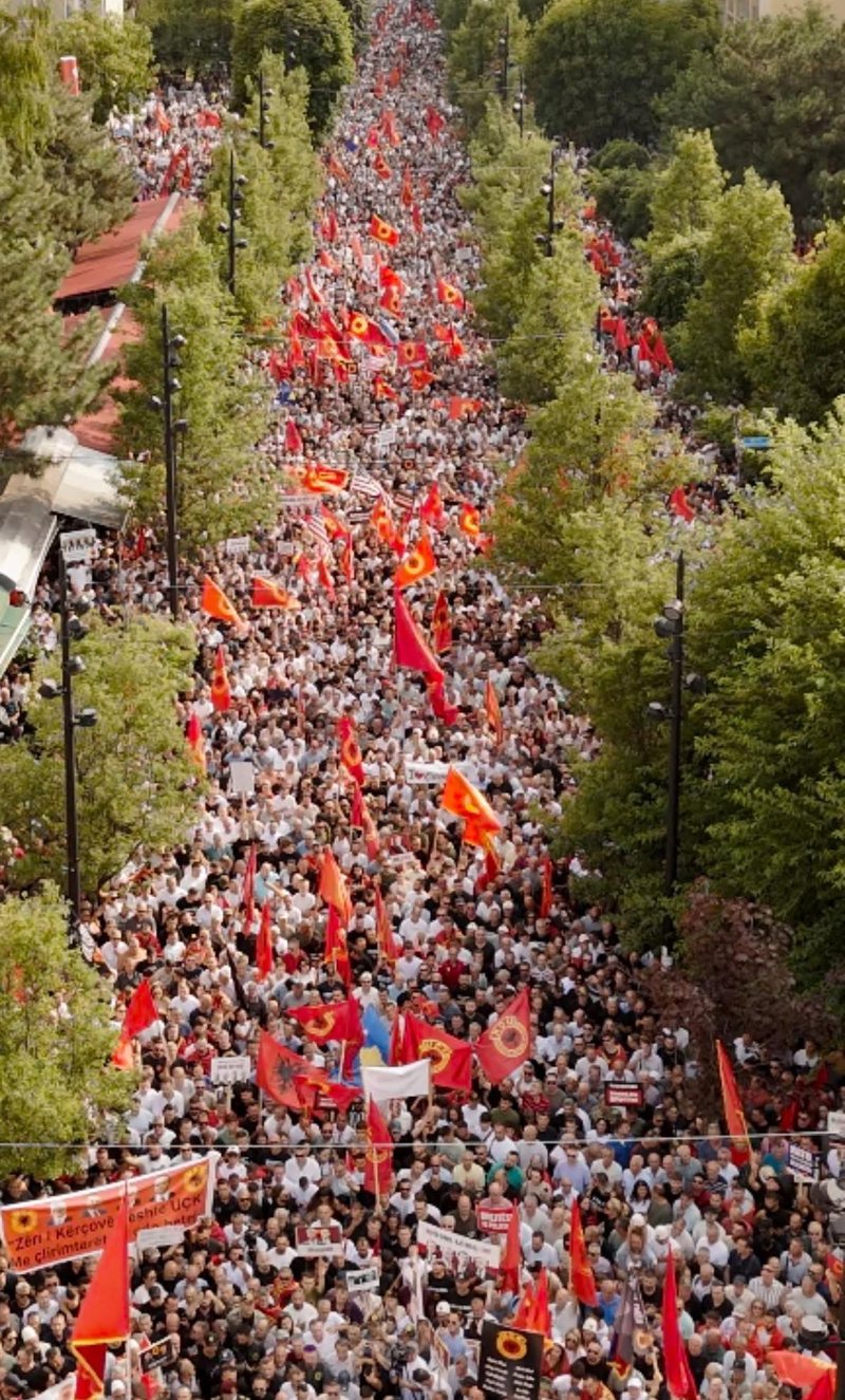 Protesta kundër Gjykatës Speciale në Prishtinë, reagon Rama!