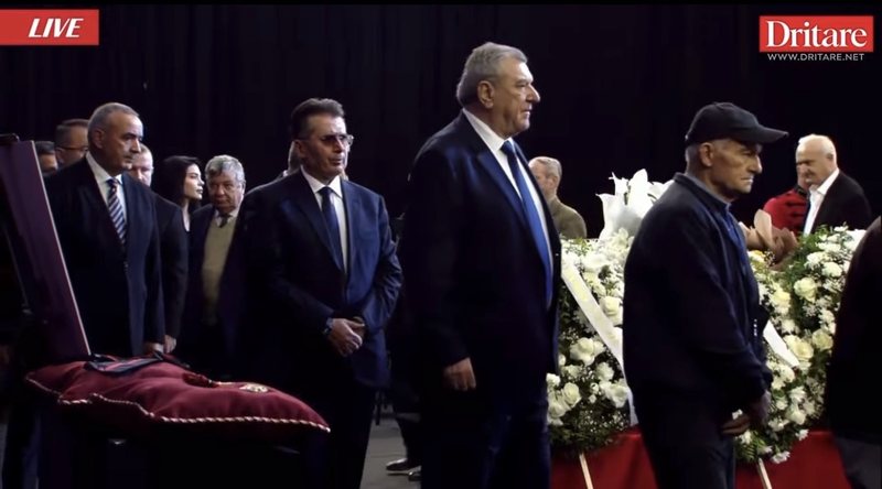 Vdekja e Fatos Nanos, opozita merr pjesë në homazhet e liderit