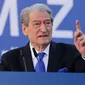 Protesta k&euml;rkon qeveri teknike, Berisha ofrohet t&euml; drejtoj&euml;!