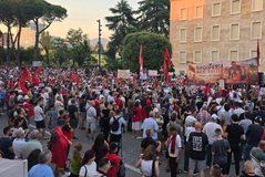 Protesta? N&euml; bulevard vet&euml;m skenografia, beteja reale b&euml;het