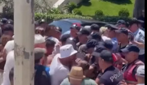 Pse protesta po k&euml;rkon p&euml;rplasjen?!