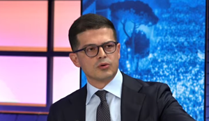 Ish-ministri Vengu publikon mesazhet: Turist&euml;ve u kan&euml; &ccedil;uar