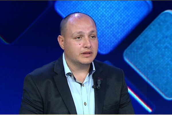 Humb jet&euml;n n&euml; aksident gazetari Enrik Mehmeti