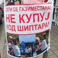 Kandiqi fton student&euml;t serb&euml; t&euml; dalin n&euml; mb&euml;shtetje
