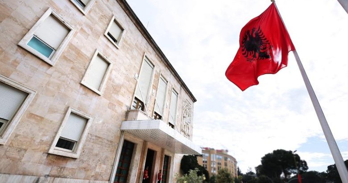 Shqipëria merr 302 milionë dollarë hua nga SHBA për forcimin e mbrojtjes  Ja vendimi 