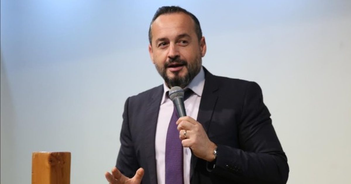 pse-une-jam-kunder-revolucioneve