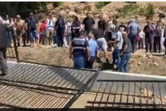 Protest&euml; n&euml; Rrjoll! Banor&euml;t shembin rrethimin dhe futen n&euml;