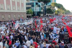 Sot protesta e 16-t&euml; p&euml;r Zv&euml;rnecin, qytetar&euml;t mblidhen
