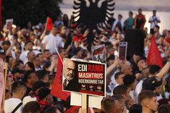 Eksperti amerikan: Shqip&euml;ria po sulmohet, propagande dhe dezinformim