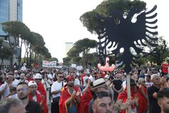 GB News: Protestat prekin turizmin, shtohen anulimet e rezervimeve n&euml;
