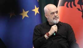 Rind&euml;rtimi i Ukrain&euml;s. Rama flet nga Polonia!