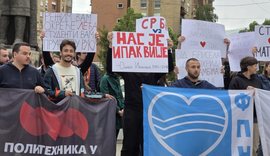 Student&euml;t serb&euml; k&euml;rkojn&euml; liri, por mohojn&euml; lirin&euml;