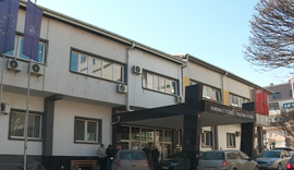 Tetova humb 11 emra shqiptar&euml; rrug&euml;sh, Kushtetuesja rikthen