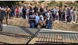 Protest&euml; n&euml; Rrjoll! Banor&euml;t shembin rrethimin dhe futen n&euml;
