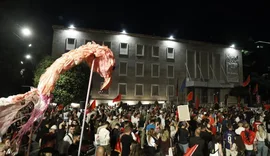 Protestuesit publikojn&euml; paket&euml;n e k&euml;rkesave p&euml;r