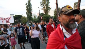 Protesta para Kryeministris&euml; p&euml;rmes fotove!