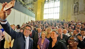 Britania n&euml; pritje t&euml; pasuesit t&euml; Starmerit, Burnham kryeson