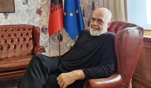 &ldquo;Provova t&rsquo;i vesh k&euml;puc&euml;t e kryeministrit&rdquo;, Rama