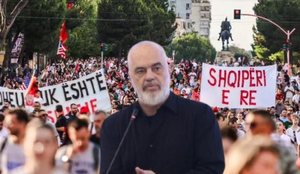 Rama p&euml;r protestuesit: Ky &euml;sht&euml; projekti im, ku &euml;sht&euml;