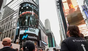 Elon Musk b&euml;het trilioneri i par&euml; n&euml; bot&euml;