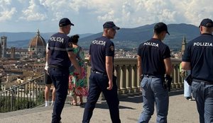 &Ccedil;far&euml; po ndodh n&euml; Firence? Policia shqiptare patrullon me