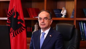 Presidenti Begaj thyen heshtjen p&euml;r protestat n&euml; Tiran&euml;