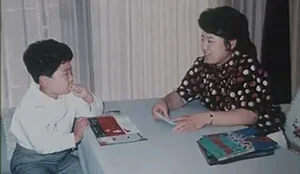 Pse Kim Jong Un nuk flet kurr&euml; p&euml;r n&euml;n&euml;n e tij!