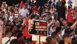 Eksperti amerikan: Shqip&euml;ria po sulmohet, propagande dhe dezinformim