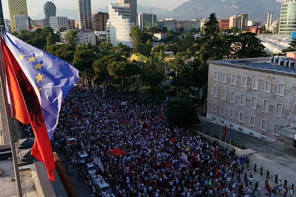 Euronews: Protestat n&euml; Shqip&euml;ri p&euml;rshkall&euml;zohen n&euml;