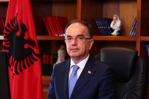 Presidenti Begaj thyen heshtjen p&euml;r protestat n&euml; Tiran&euml;