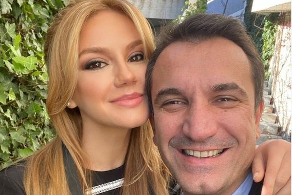 Erion Veliaj dhe Ajola Xoxa prind&euml;r p&euml;r her&euml; t&euml; dyt&euml;,
