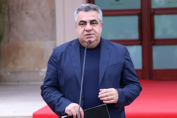 Ministri Gonxhja prezanton vendimet e qeveris&euml;. Mesazhi p&euml;r