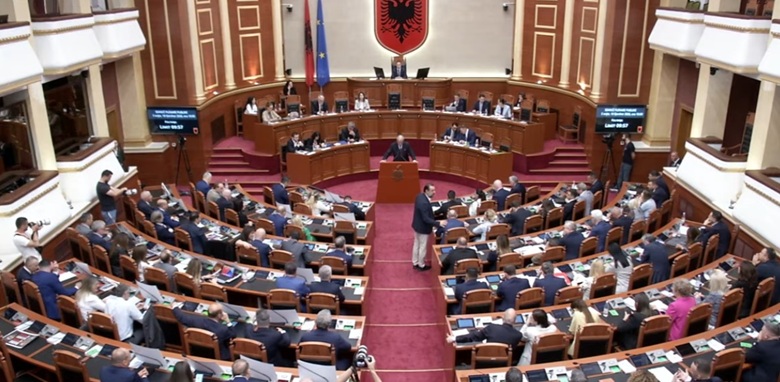 6a33aefcb937ekuvendi.jpg