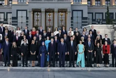 Fotografia familjare/ Erdoğan pret lider&euml;t e NATO-s n&euml; Ankara
