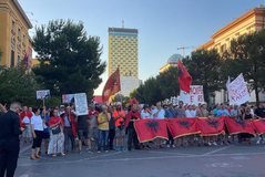 Nis protesta pas incidenteve te Komisariati nr. 3, Arben Kola: Nuk sulmuam ne!