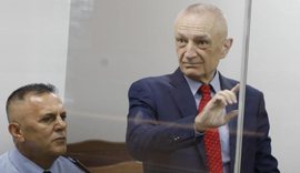 Gjyqi ndaj Met&euml;s, ish-presidenti k&euml;rkon 134 d&euml;shmitar&euml;