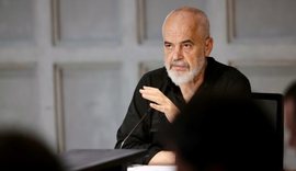 Sulmet ndaj deputet&euml;ve e polic&euml;ve te Kuvendi, Rama: Protesta e