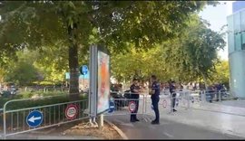 Sot seanc&euml; plenare dhe protest&euml; para Parlamentit