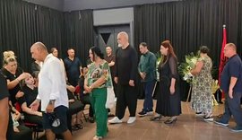 Mes lot&euml;sh dhe dhimbjes, mbahen homazhet p&euml;r Enrik Mehmetin n&euml;